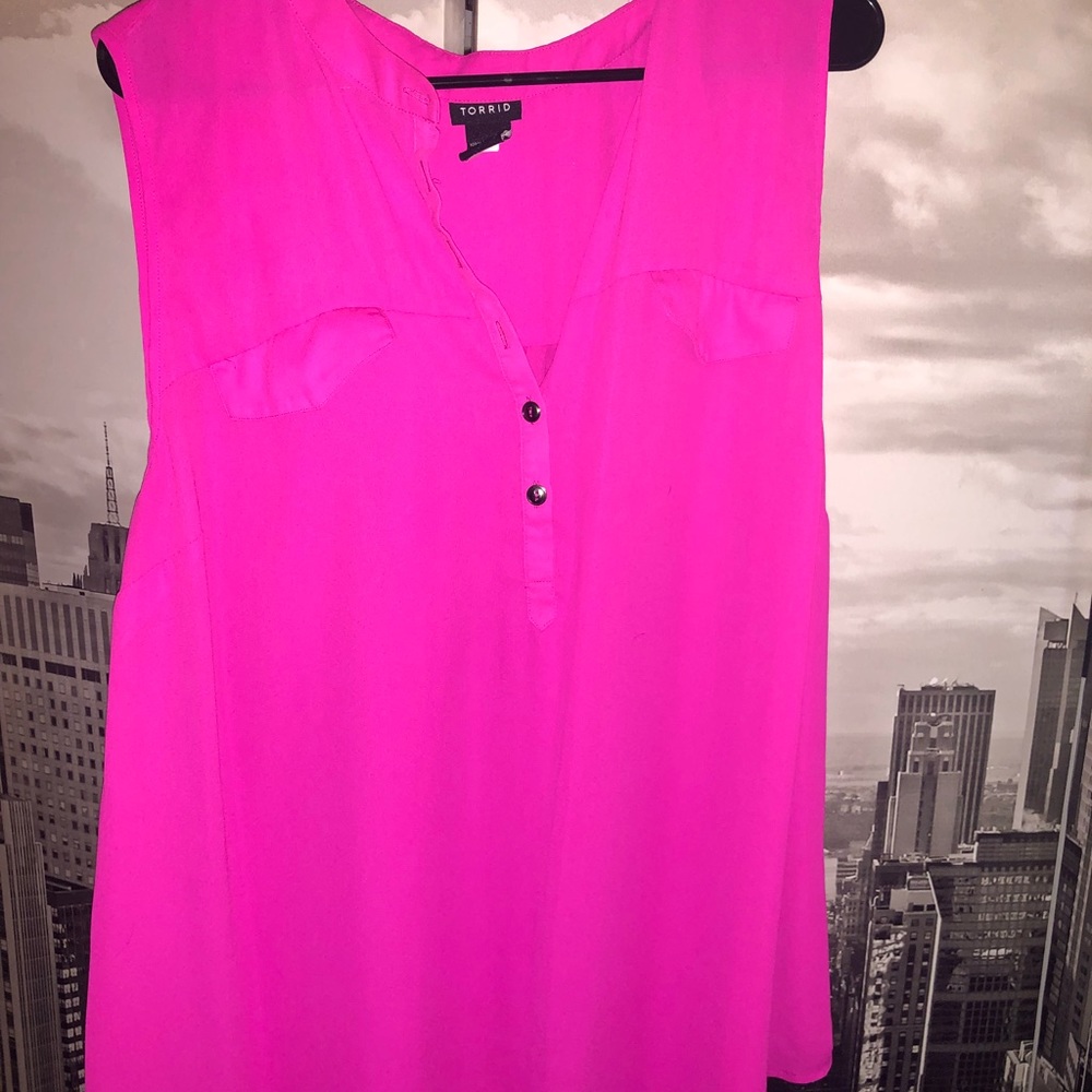 Sleeveless blouse